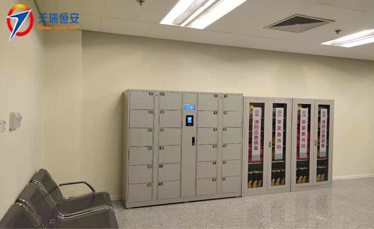 中國工商銀行人臉識別自助存包柜