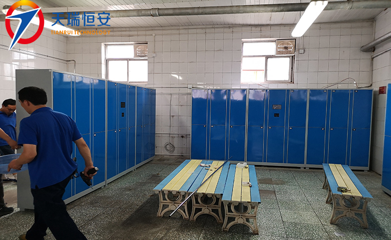 中央財(cái)經(jīng)大學(xué)聯(lián)網(wǎng)型刷卡智能更衣柜 中央財(cái)經(jīng)大學(xué)聯(lián)網(wǎng)型刷卡智能更衣柜